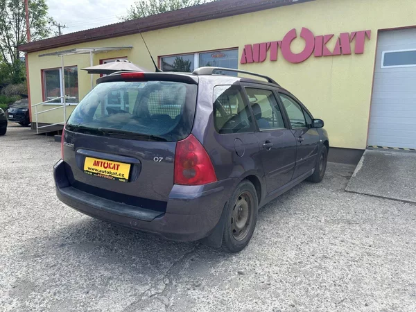 Peugeot 307 1.6i 80kw/2 sady pneu - foto 3