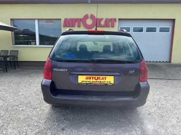 Peugeot 307 1.6i 80kw/2 sady pneu - foto 4