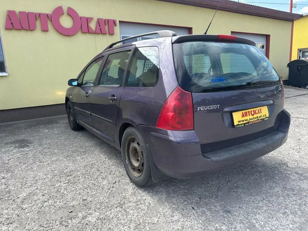 Peugeot 307 1.6i 80kw/2 sady pneu - foto 5