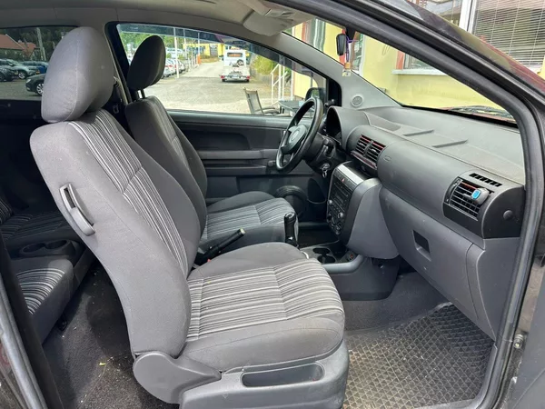 Volkswagen Fox 1.2i 40kW/ABS - foto 15