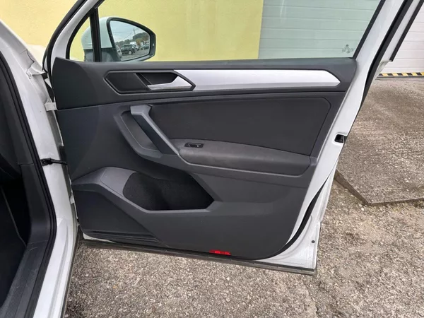 Volkswagen Tiguan 2.0 TDI 110kW/4x4/DSG/Navi - foto 22