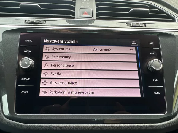 Volkswagen Tiguan 2.0 TDI 110kW/4x4/DSG/Navi - foto 32