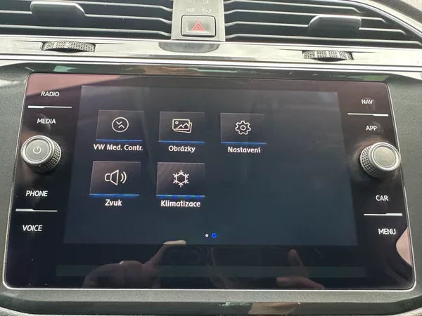 Volkswagen Tiguan 2.0 TDI 110kW/4x4/DSG/Navi - foto 37