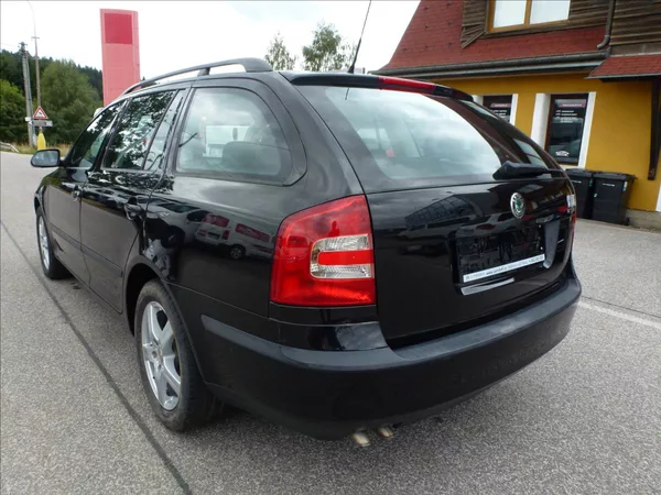 Škoda Octavia 1,9 TDI Black Edition Eleganc - foto 12