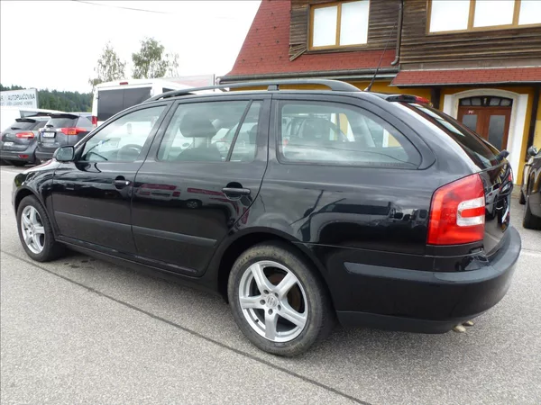 Škoda Octavia 1,9 TDI Black Edition Eleganc - foto 13