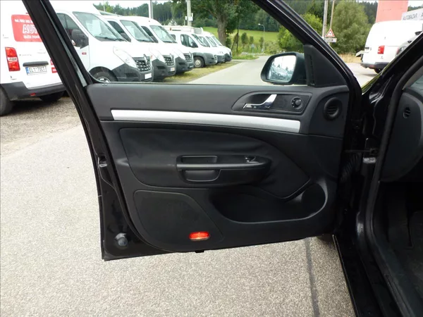 Škoda Octavia 1,9 TDI Black Edition Eleganc - foto 15
