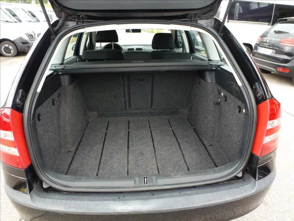 Škoda Octavia 1,9 TDI Black Edition Eleganc - foto 21