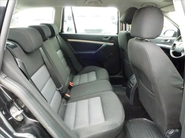 Škoda Octavia 1,9 TDI Black Edition Eleganc - foto 25