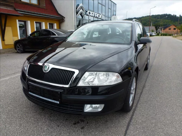 Škoda Octavia 1,9 TDI Black Edition Eleganc - foto 3