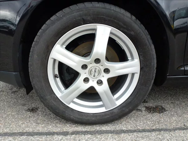 Škoda Octavia 1,9 TDI Black Edition Eleganc - foto 38