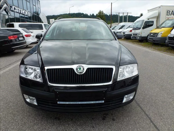 Škoda Octavia 1,9 TDI Black Edition Eleganc - foto 4