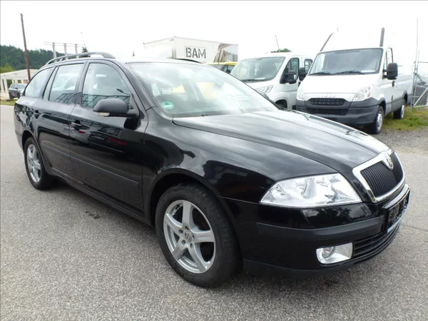 Škoda Octavia 1,9 TDI Black Edition Eleganc - foto 6