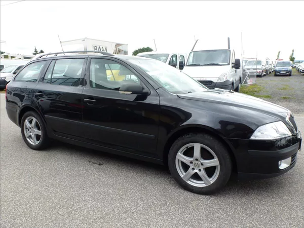 Škoda Octavia 1,9 TDI Black Edition Eleganc - foto 7