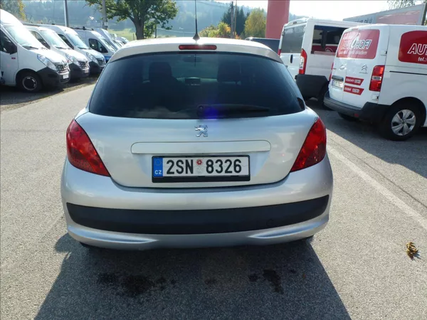 Peugeot 207 1,4 - foto 11