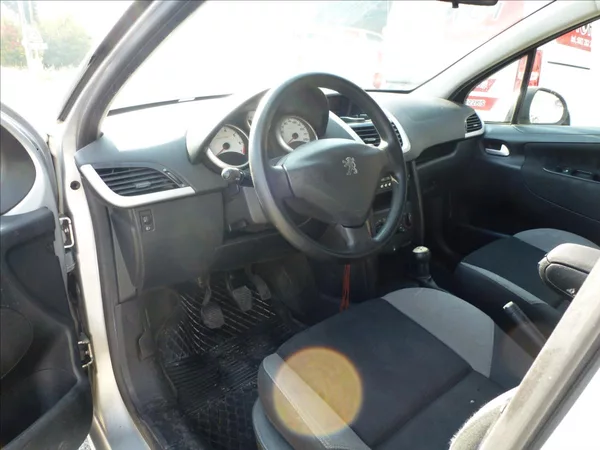 Peugeot 207 1,4 - foto 17