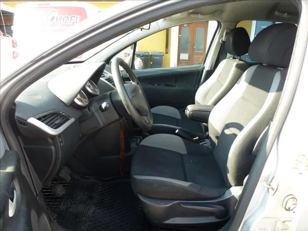 Peugeot 207 1,4 - foto 18