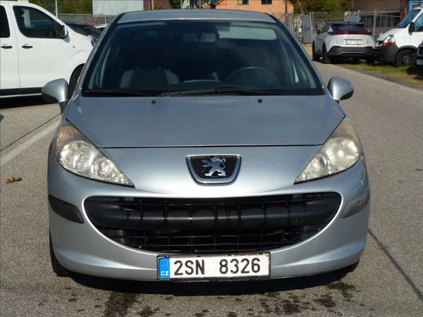 Peugeot 207 1,4 - foto 4