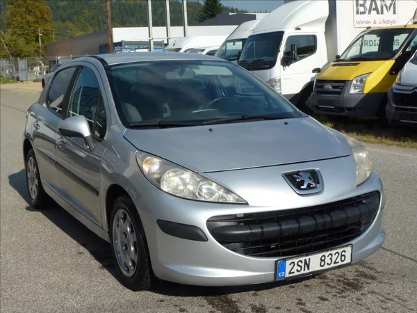 Peugeot 207 1,4 - foto 5
