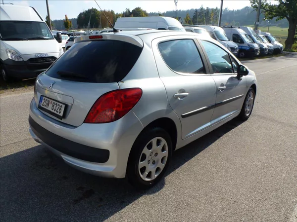 Peugeot 207 1,4 - foto 9