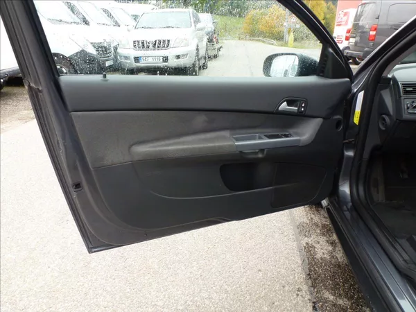 Volvo C30 2,0 i 16V Titanium Grey - foto 18