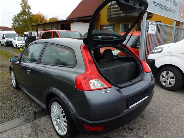 Volvo C30 2,0 i 16V Titanium Grey - foto 24