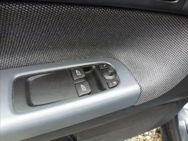 Volvo C30 2,0 i 16V Titanium Grey - foto 37