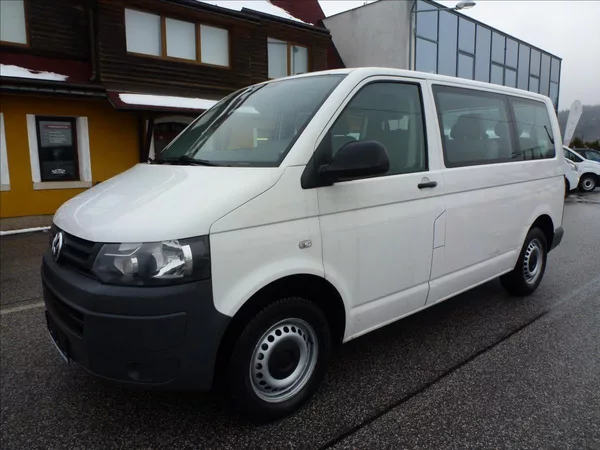 Volkswagen Transporter 2,0 TDi 9 míst Půjčovna