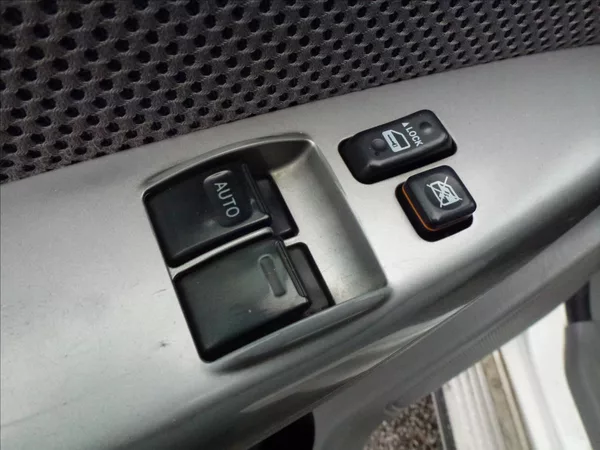 Toyota Hilux 2,5 D4-D Extra Cab 4x4 Připrav - foto 27
