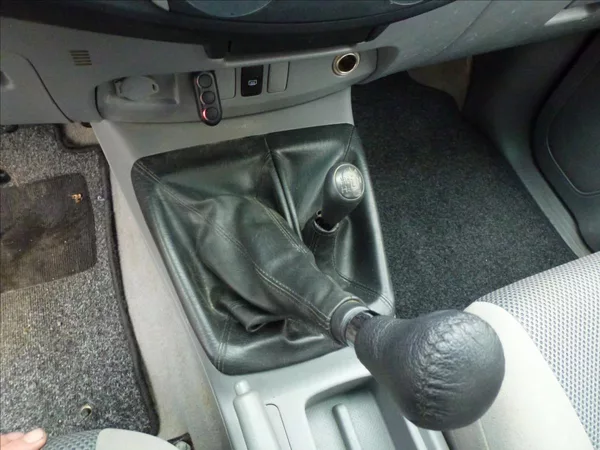 Toyota Hilux 2,5 D4-D Extra Cab 4x4 Připrav - foto 31