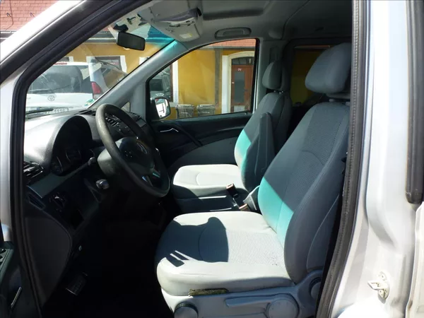 Mercedes-Benz Viano 2,2 DCi 5míst Automat 639 - foto 17