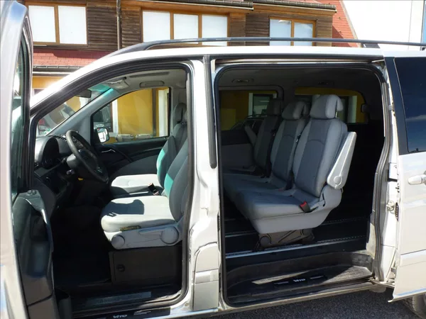 Mercedes-Benz Viano 2,2 DCi 5míst Automat 639 - foto 18