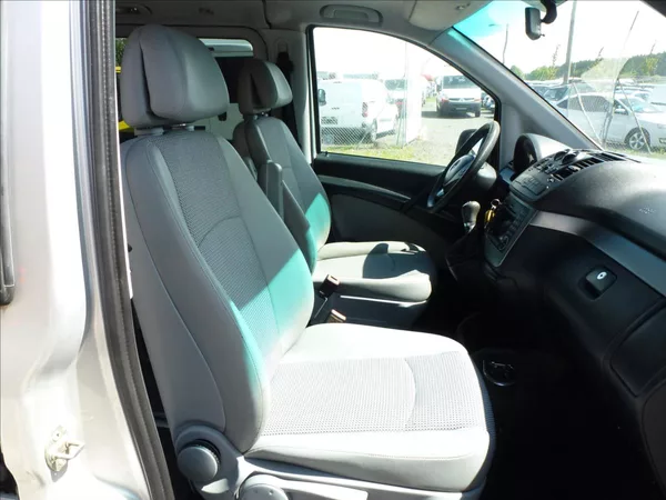 Mercedes-Benz Viano 2,2 DCi 5míst Automat 639 - foto 26
