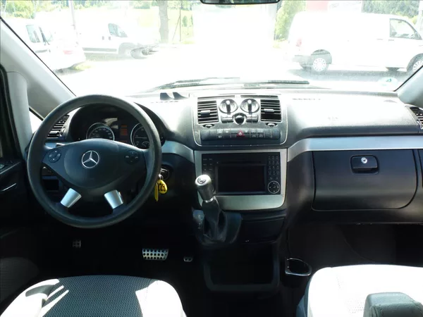 Mercedes-Benz Viano 2,2 DCi 5míst Automat 639 - foto 28