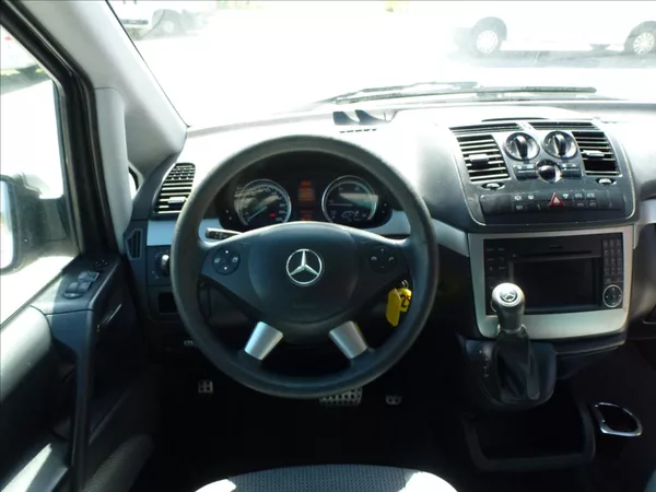 Mercedes-Benz Viano 2,2 DCi 5míst Automat 639 - foto 29
