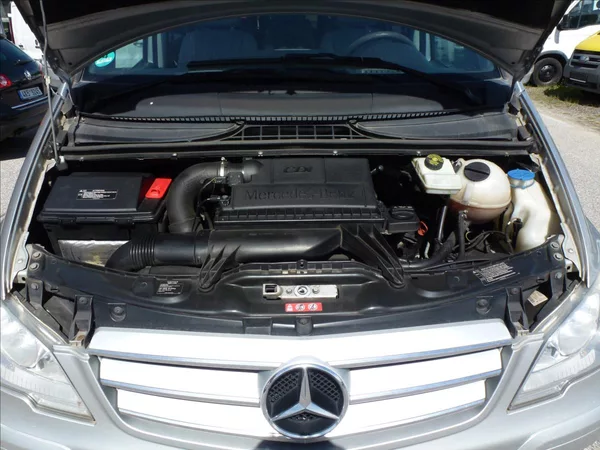 Mercedes-Benz Viano 2,2 DCi 5míst Automat 639 - foto 38