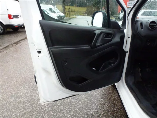Citroën Berlingo 1,6 BHDI 3míst Tažné,Klima,Tem - foto 14