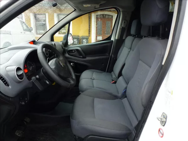 Citroën Berlingo 1,6 BHDI 3míst Tažné,Klima,Tem - foto 15