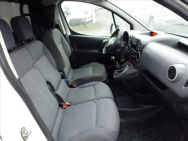 Citroën Berlingo 1,6 BHDI 3míst Tažné,Klima,Tem - foto 22