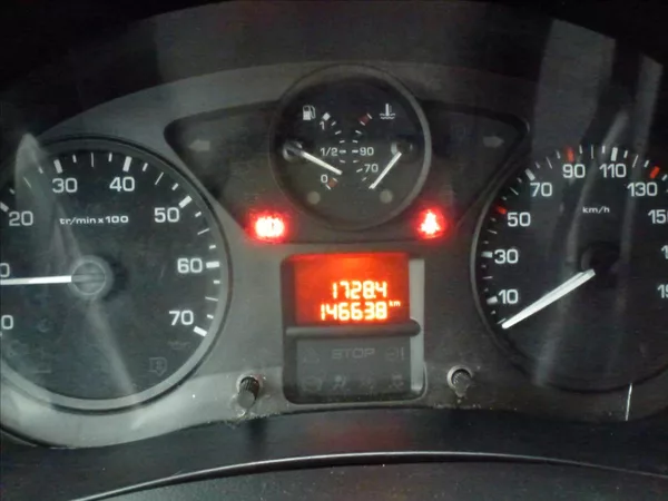 Citroën Berlingo 1,6 BHDI 3míst Tažné,Klima,Tem - foto 24