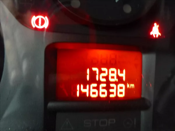 Citroën Berlingo 1,6 BHDI 3míst Tažné,Klima,Tem - foto 25