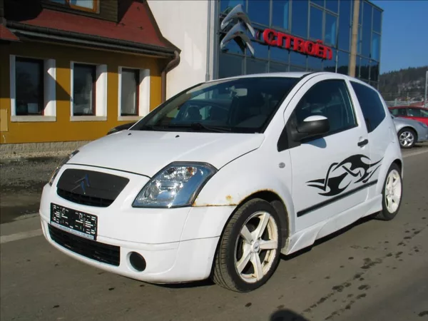 Citroën C2 1,4 HDi již nový blatník v lak
