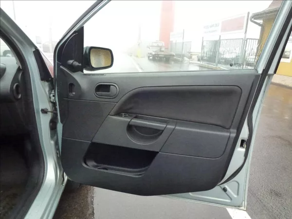 Ford Fiesta 1.4 TDCI 5DV. AMBIENTE - foto 23
