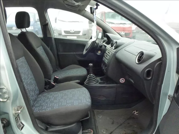 Ford Fiesta 1.4 TDCI 5DV. AMBIENTE - foto 25