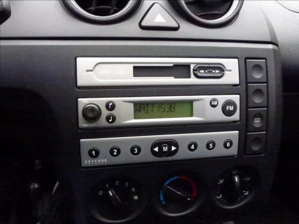 Ford Fiesta 1.4 TDCI 5DV. AMBIENTE - foto 29