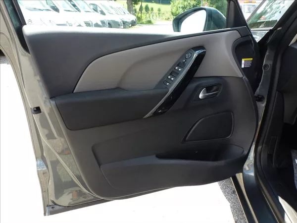 Citroën C4 Picasso 1,2 PureTech 130 6MAN Turbo Od - foto 17