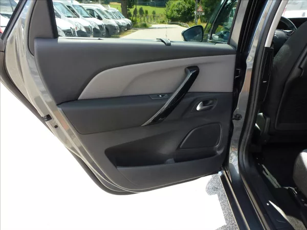 Citroën C4 Picasso 1,2 PureTech 130 6MAN Turbo Od - foto 20