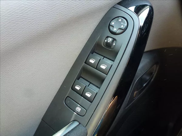 Citroën C4 Picasso 1,2 PureTech 130 6MAN Turbo Od - foto 33