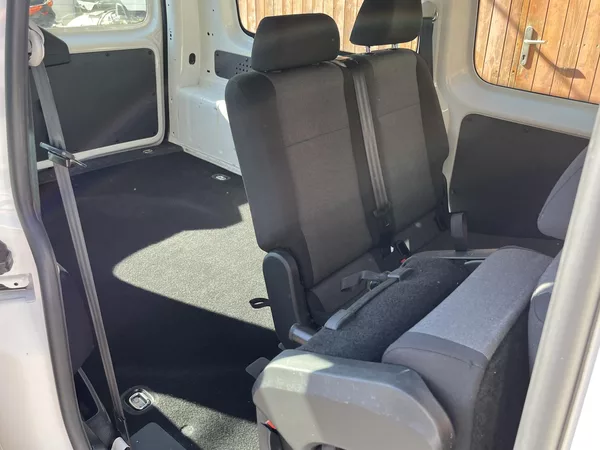 Volkswagen Caddy MAXI 2,0TDi 150k 6rychl. -DPH - foto 19