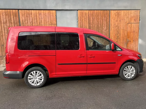 Volkswagen Caddy MAXI 2,0TDi 7míst ROZVODY - foto 8