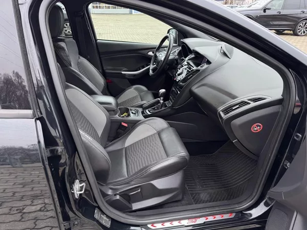 Ford Focus 2.0 ST 184 kW ČR odp. DPH - foto 11